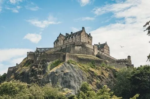 Day 4: Edinburgh — Castle Charms and Magical Tea Time