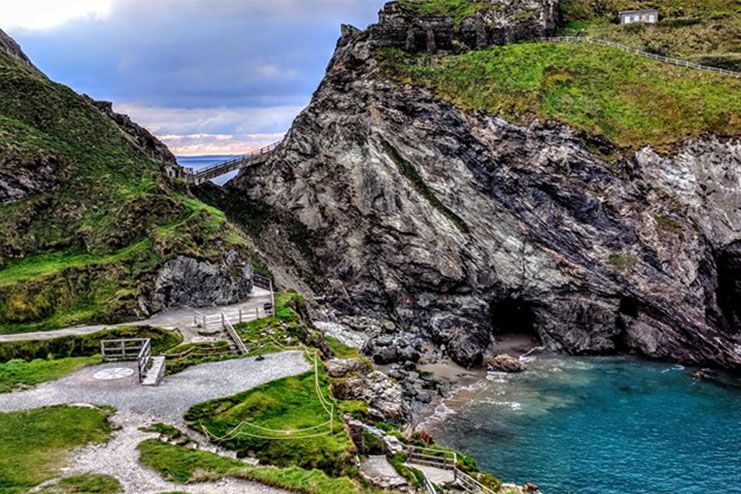 Cornwall's Dramatic Northern Coast - Image 5