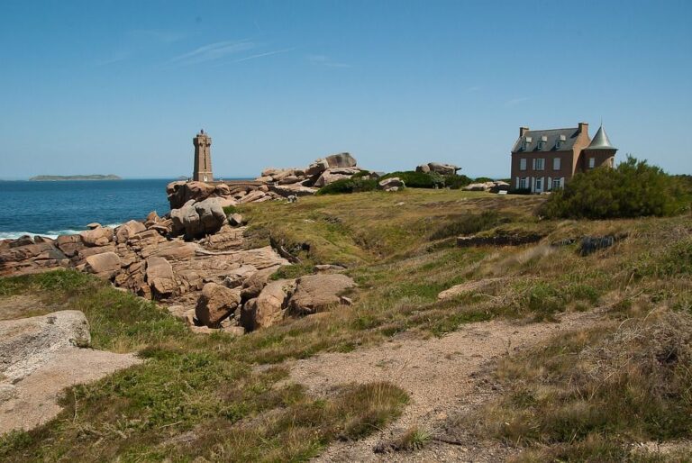 Day 2: Plougrescant - Port Blanc