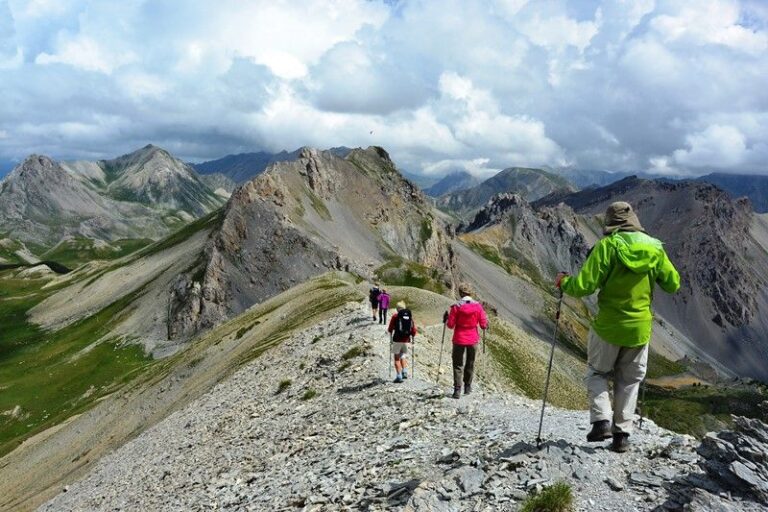 Col Néal and the meadows of Clapeyto (5 hrs, +850m)