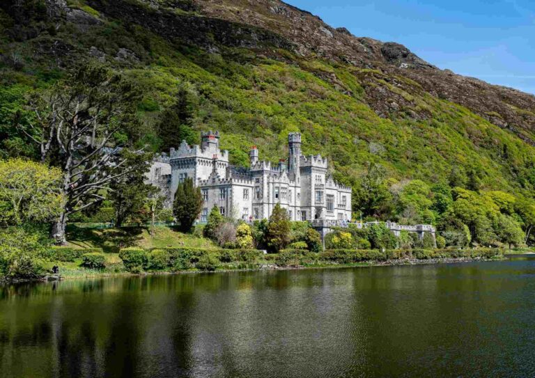 Day 8: Visit of Kylemore Abbey & Night out at Traditional Irish Pubs in Westport with Live Music